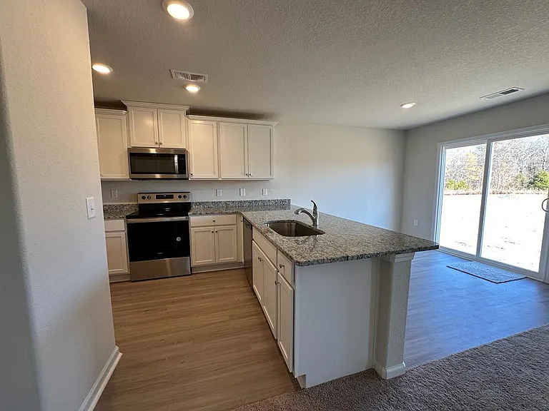 3043 Crescent Lake Ln — Photo 4