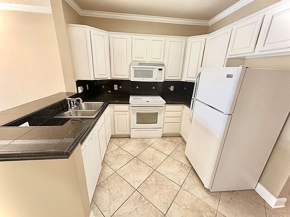 5th image of 12386 River Highlands Dr Building 3-B