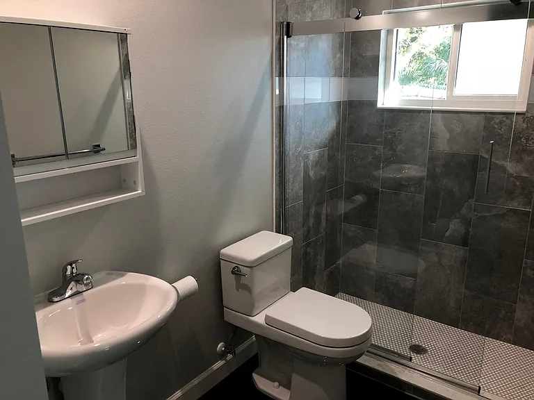 700 N Lime Ave — Photo 5