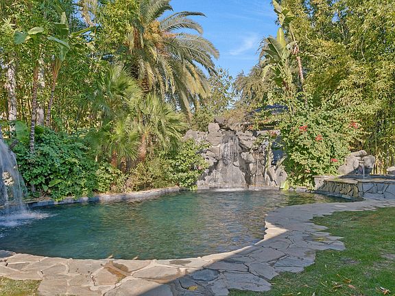 Amazing tropical pool