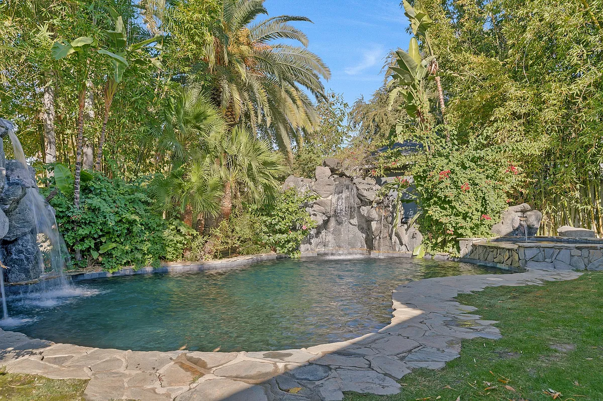 Amazing tropical pool - 3312 La Cresta Dr