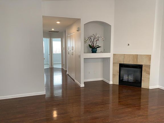 4th image of 4943 Moraga Ln
