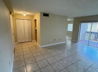10661 SW 108th Ave APT 4C, Miami, FL 33176