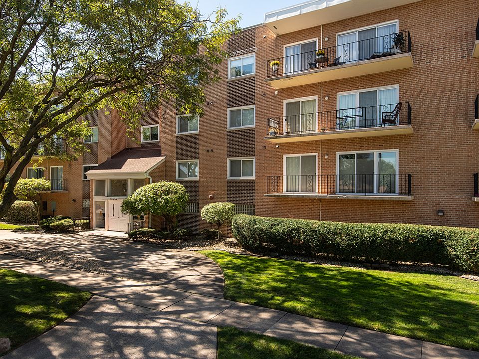 1st image of 9620 S Komensky Ave APT 302