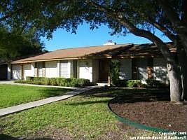 1st image of 605 Moorside Dr