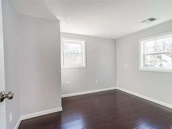 2nd image of 7 Possum Ln
