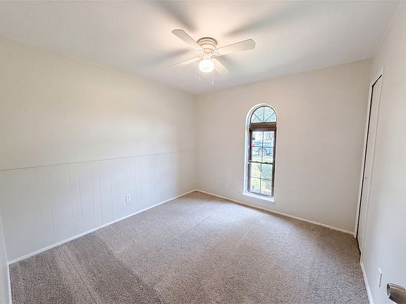 4th image of 1102 Hillwood Dr