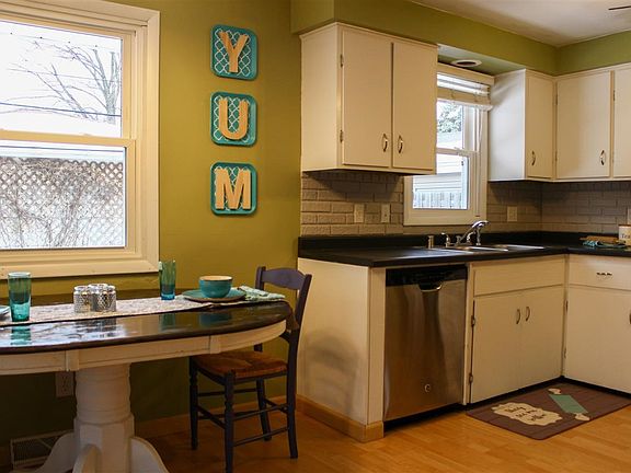 Eat in area of kitchen open to living room.