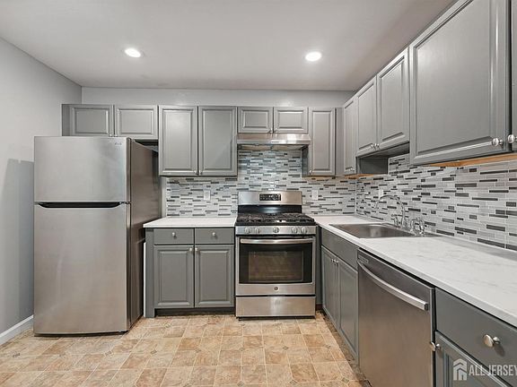4th image of 54 Chariot Ct #54