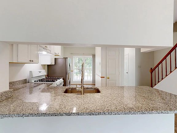 3rd image of 13568 Highland Mews Ct