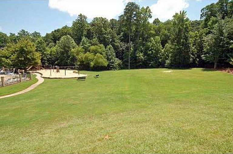 Highland Pointe Playground 