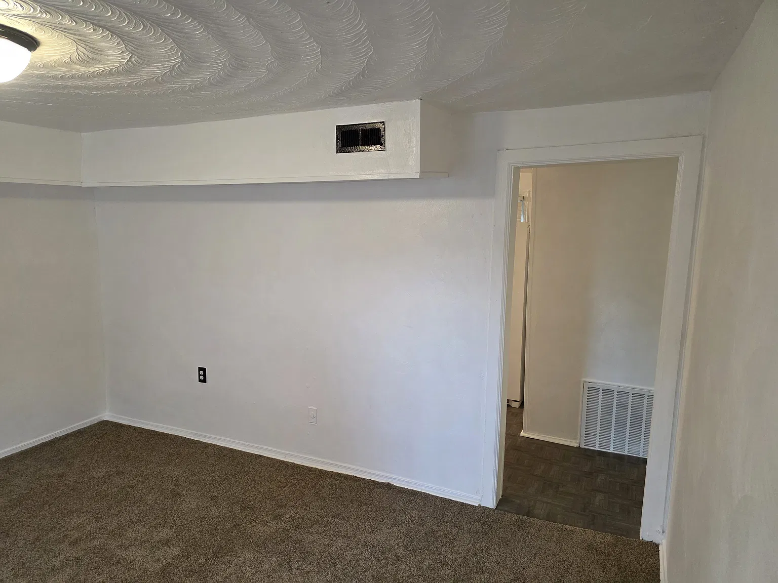 4 bed, 1244 sqft, $1,950 — Photo 3