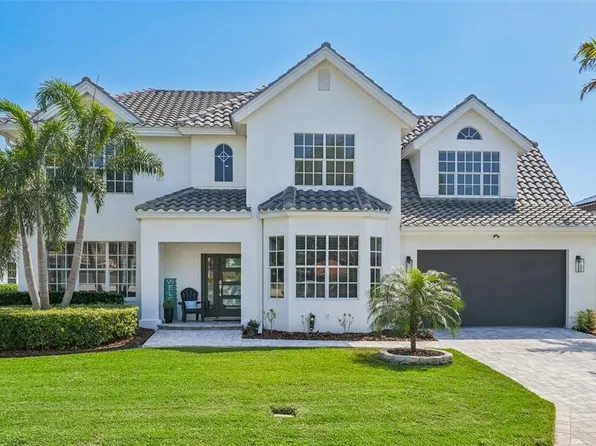 750 Sand Pine Dr NE, Saint Petersburg, FL 33703