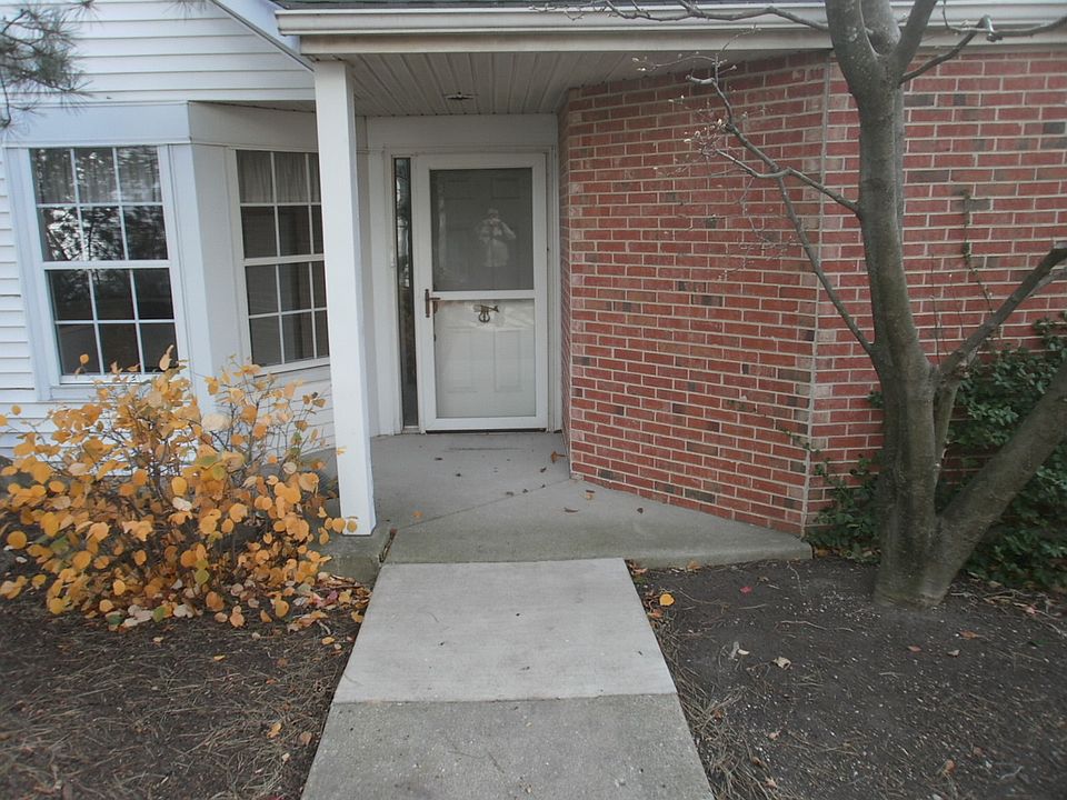 1st image of 113 Pembroke Cir