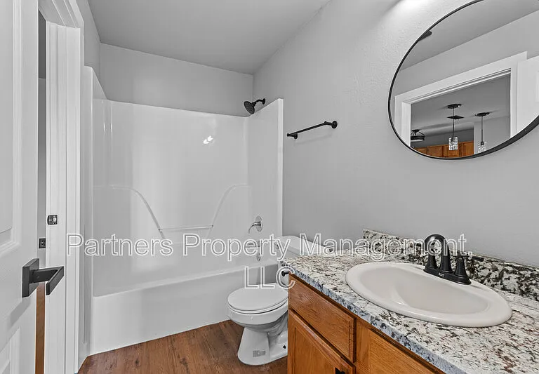 825 N Leverett Ave #2 — Photo 18