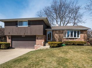 980 Stephen Ave, Elgin, IL 60123