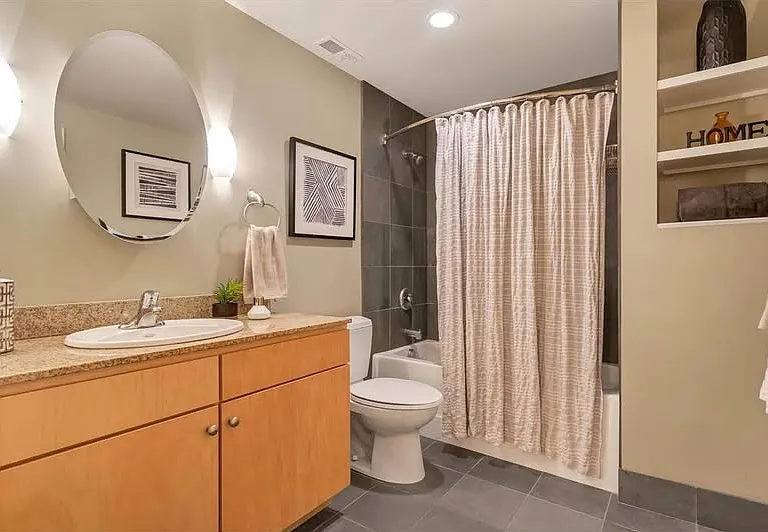 314 N Broadway Ave — Photo 10
