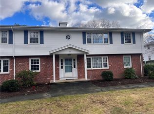 22 College St APT 6, Clinton, CT 06413