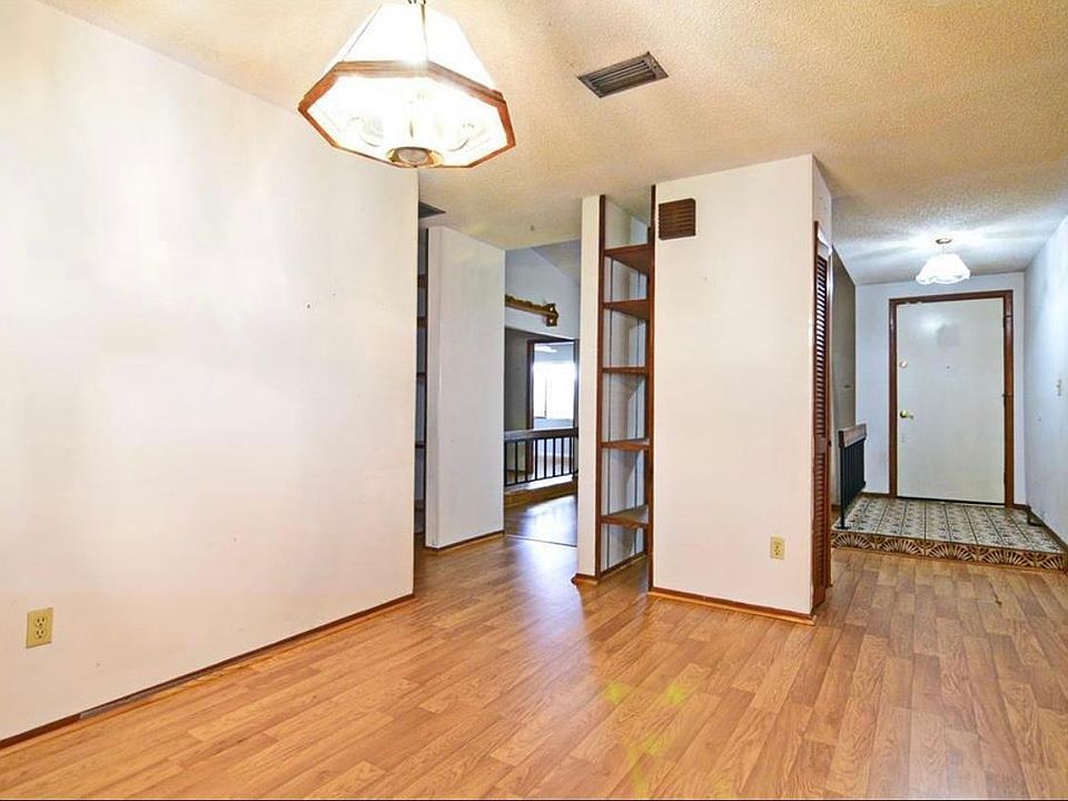 1st image of 185 Dublin Dr