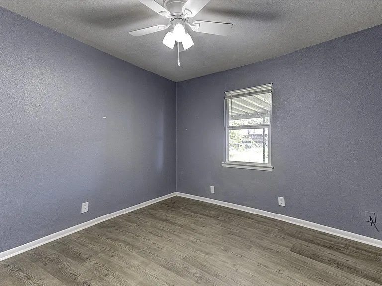1415 Phoenix Dr — Photo 11