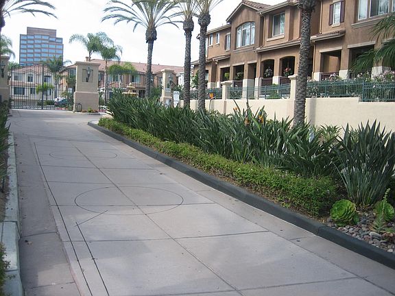 4th image of 942 Camino De La Reina