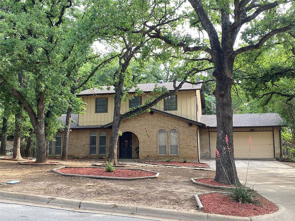 1st image of 3205 Yellowstone Dr