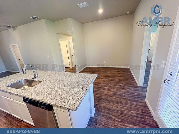 4th image of 2029 Kenwood Ave
