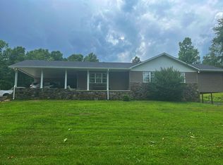 961 Herbert Gallian Dr, Waynesboro, TN 38485
