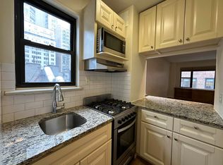 240 E 46th St APT 8C, New York, NY 10017