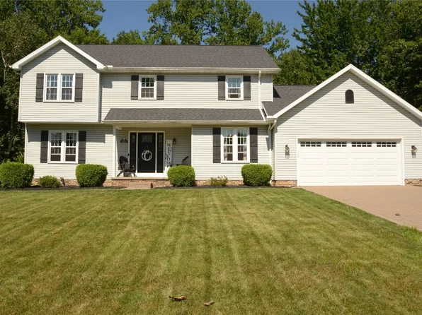 225 Oak Tree Ct, Erie, PA 16511