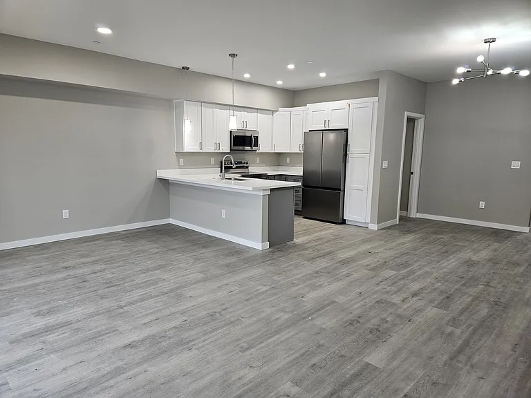 11122 Vickery Ave E #6 — Photo 7