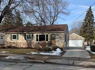 921 S Weimar St, Appleton, WI 54915