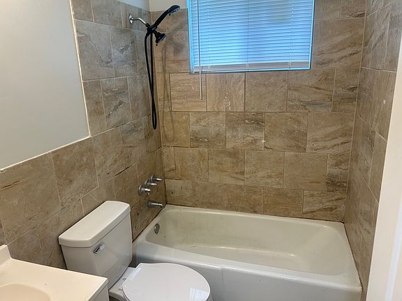3rd image of 3335 N 56th Ter