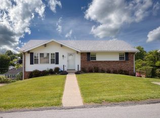 15 Crestview Ter, Bridgeport, WV 26330