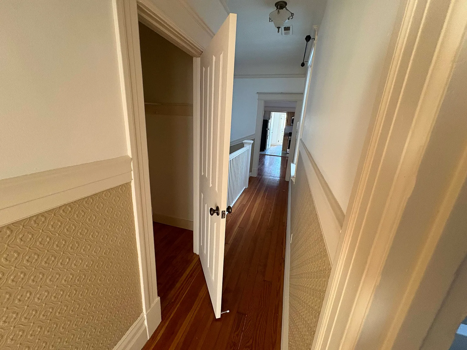 2 bed, 760 sqft, $5,850 — Photo 3
