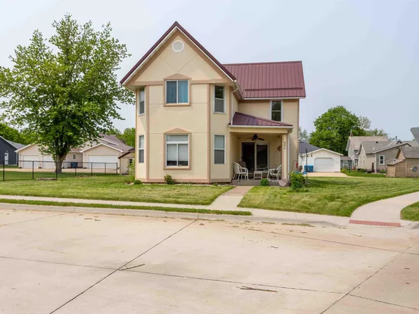 600 2nd Ave SW, Cascade, IA 52033