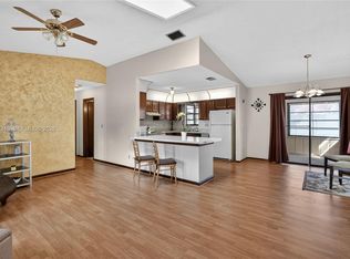 281 NE Greenbrier Ave, Port Saint Lucie, FL 34983