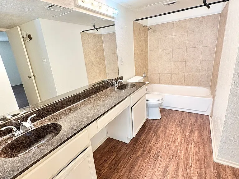 658 Stonehenge Dr — Photo 12