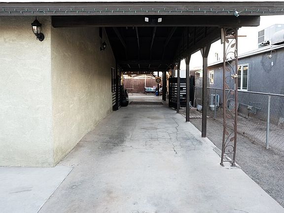 4th image of 115 W Holt Ave