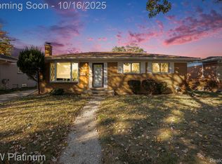 29365 Dover Ave, Warren, MI 48088