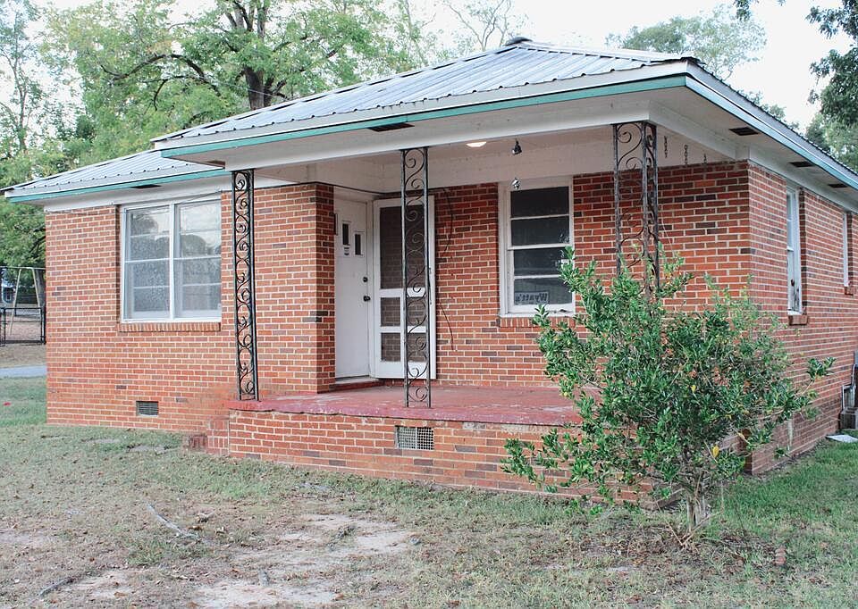 1st image of 24 Crown Rd
