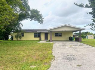 322 NE 11th Pl, Cape Coral, FL 33909