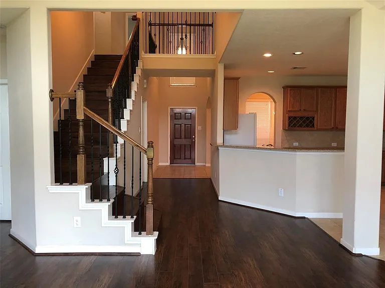 26310 Creston Woods Dr — Photo 2