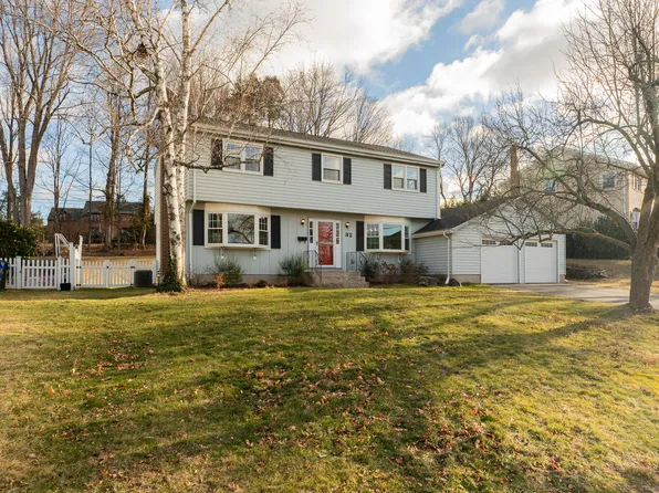 32 Westminster Drive, West Hartford, CT 06107