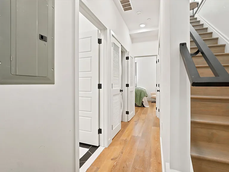 1729 Francis St #1 — Photo 13