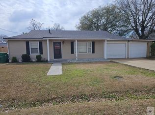 3121 Meadows Dr, Texarkana, TX 75501