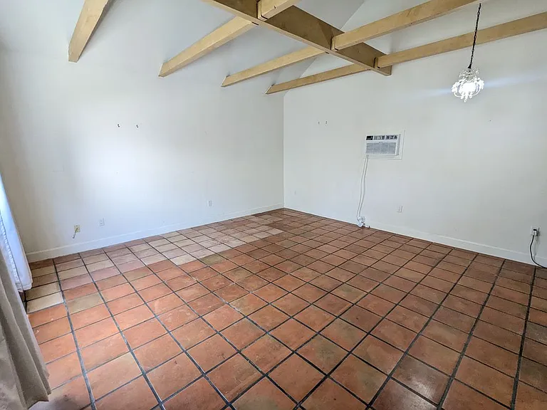 169 N Wetherly Dr — Photo 19