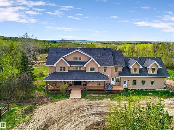 2nd image of 7424 Township Rd #520