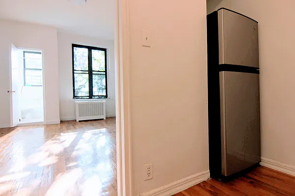 Rented by Voro, LLC | media 17