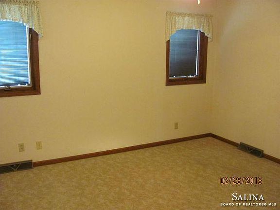 5th image of 116 N Bradley Dr
